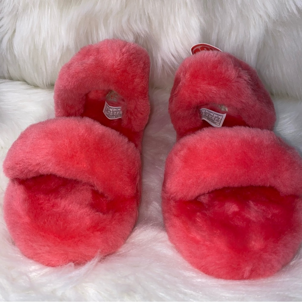 UGG OH YEAH Slides size 9 strawberry sorbet